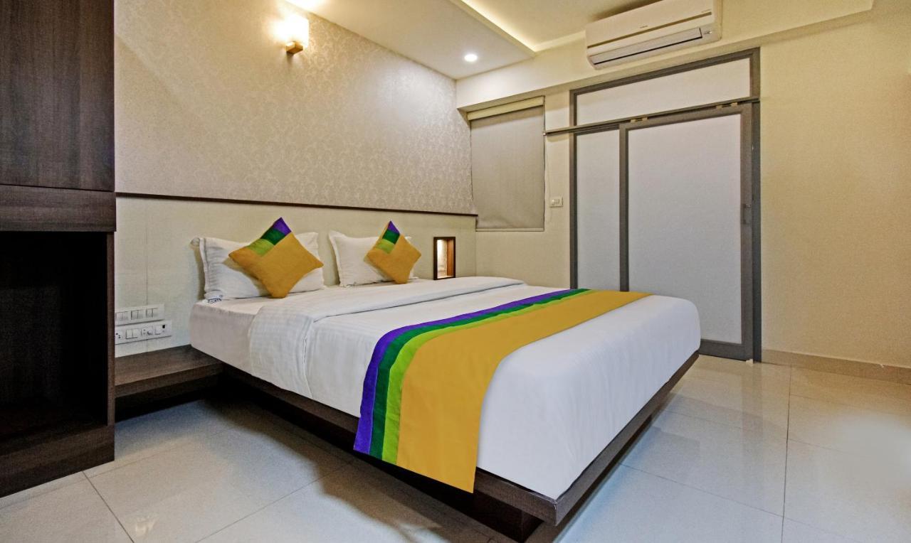 Itsy Hotels Deluxe Inn Chennai Exteriör bild