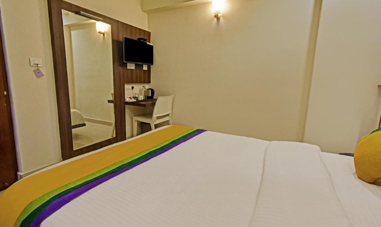 Itsy Hotels Deluxe Inn Chennai Exteriör bild