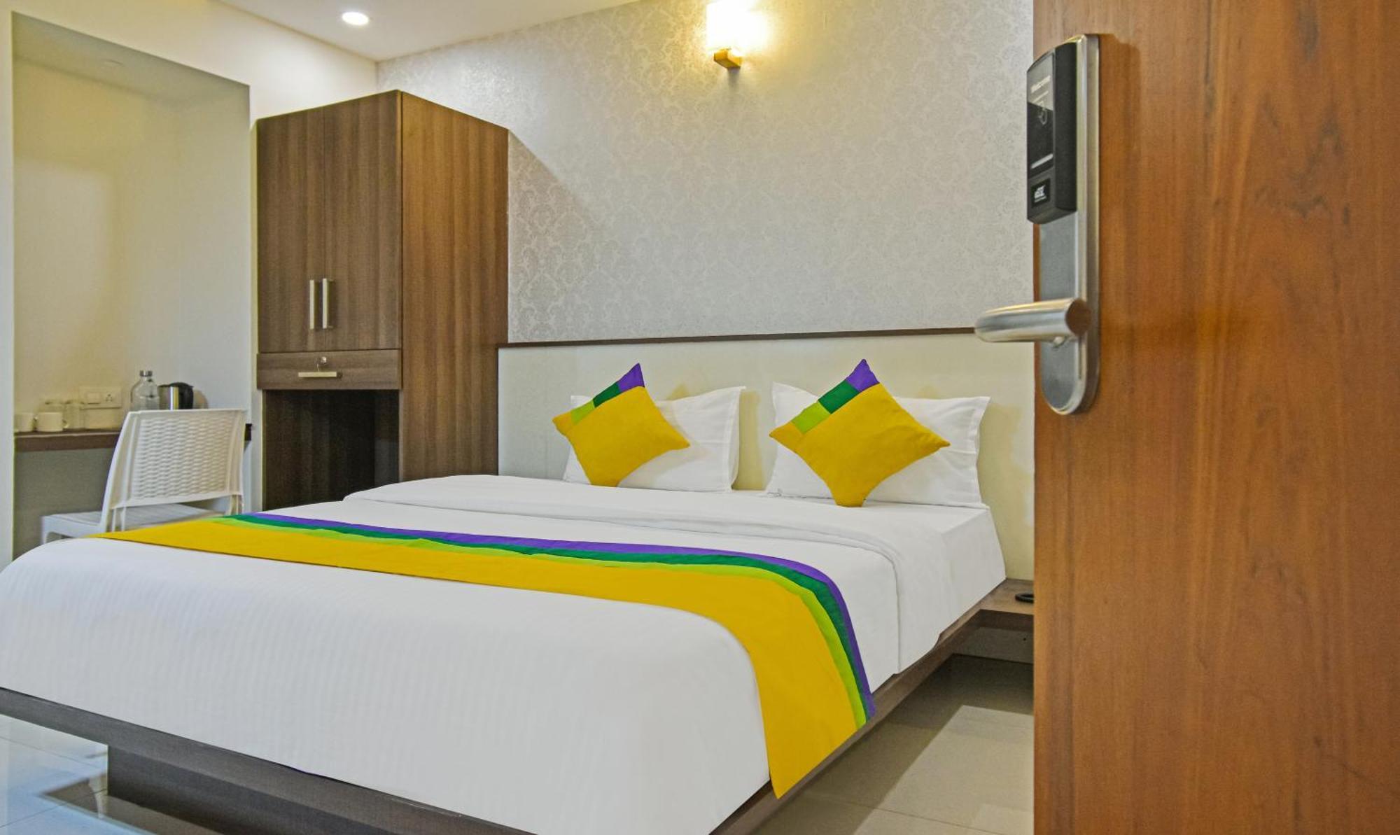 Itsy Hotels Deluxe Inn Chennai Exteriör bild