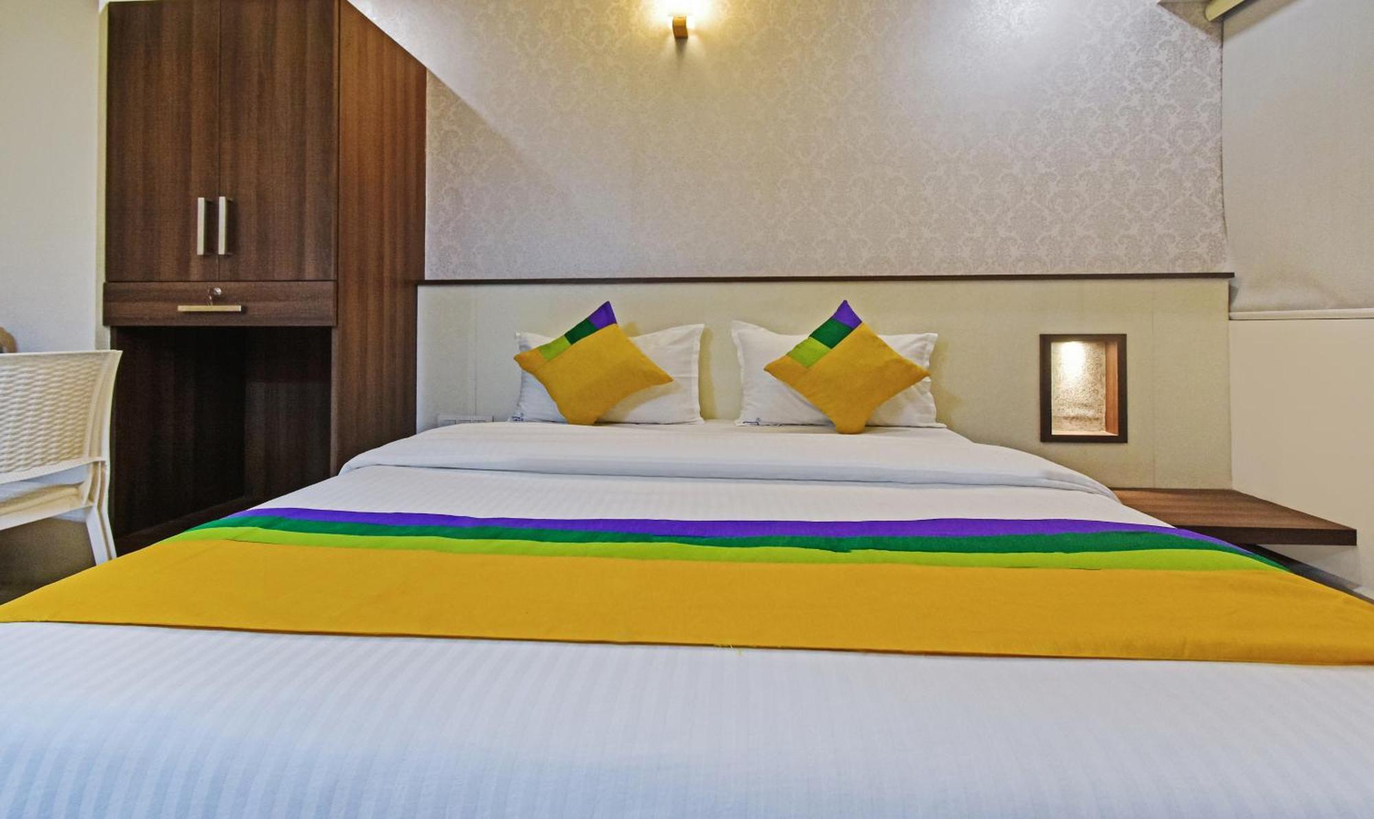 Itsy Hotels Deluxe Inn Chennai Exteriör bild