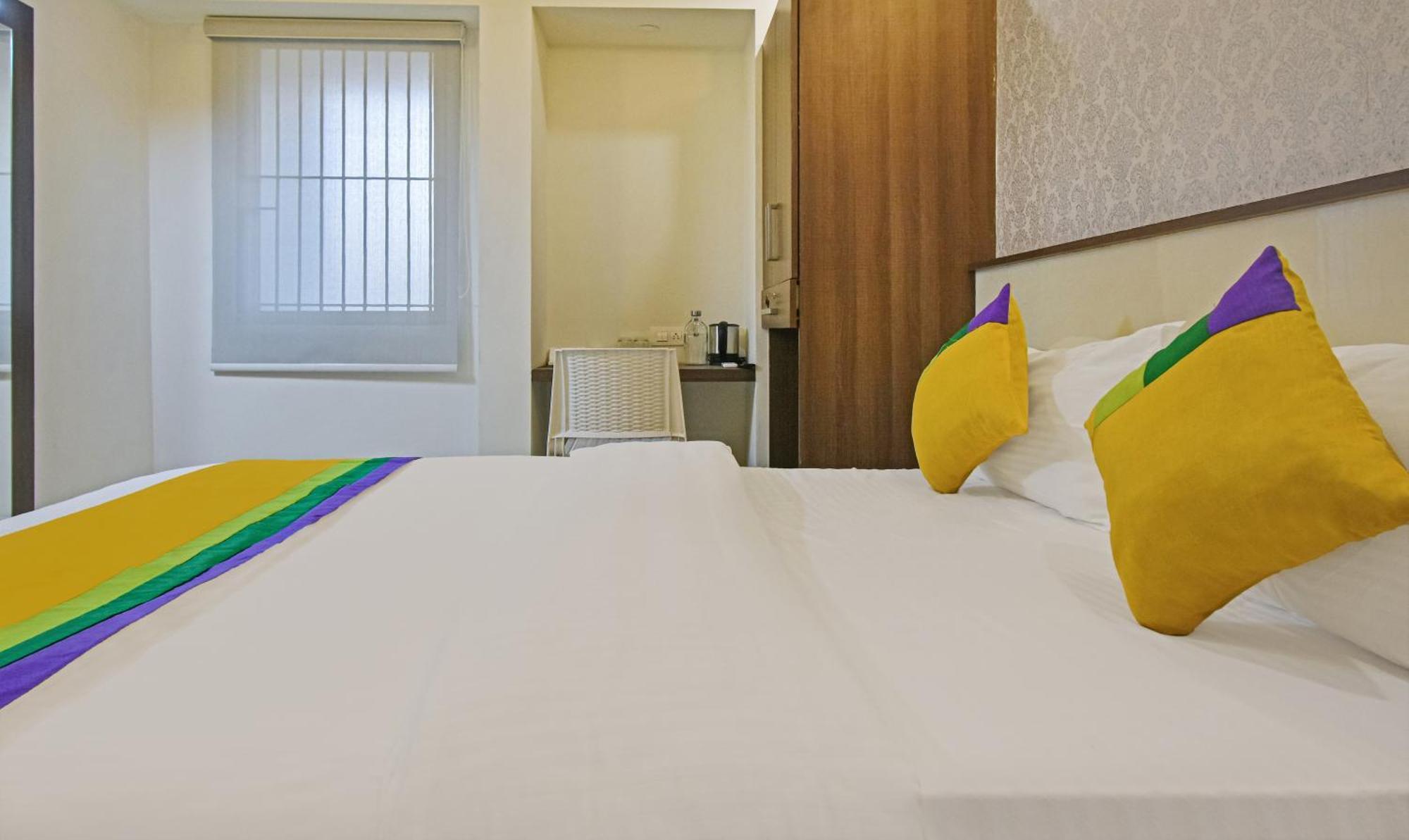Itsy Hotels Deluxe Inn Chennai Exteriör bild