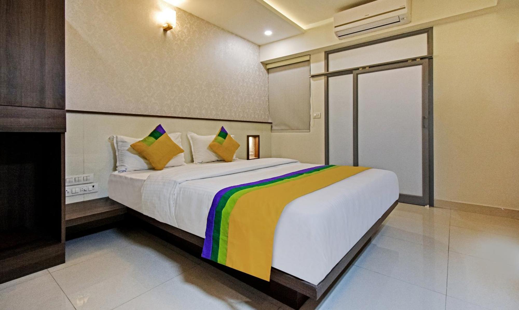 Itsy Hotels Deluxe Inn Chennai Exteriör bild