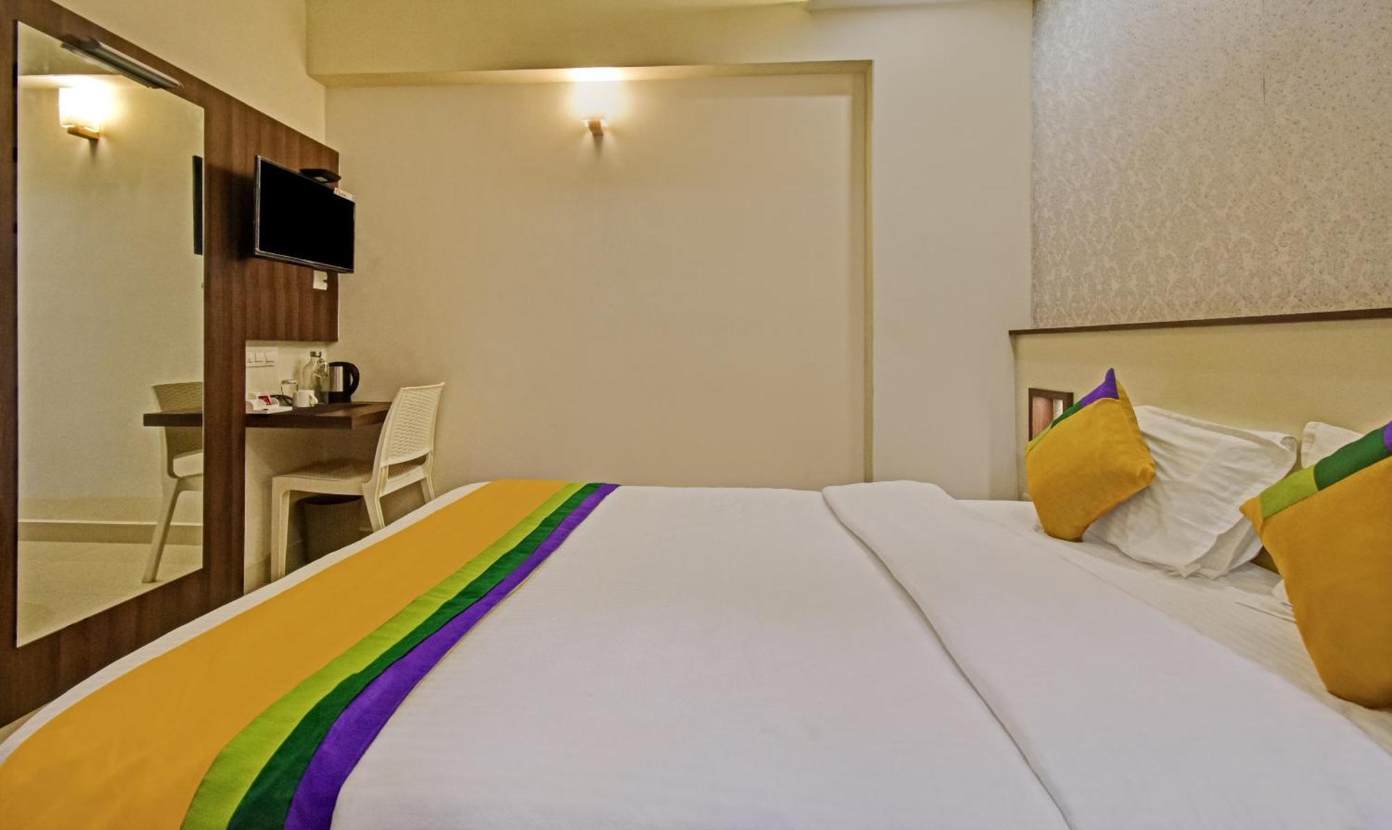 Itsy Hotels Deluxe Inn Chennai Exteriör bild